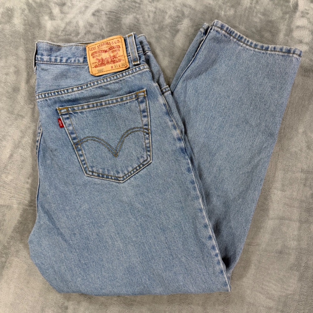 Vintage Levi's 560 Comfort Fit Jeans Mens Size 35x30 Blue Light Wash Cotton